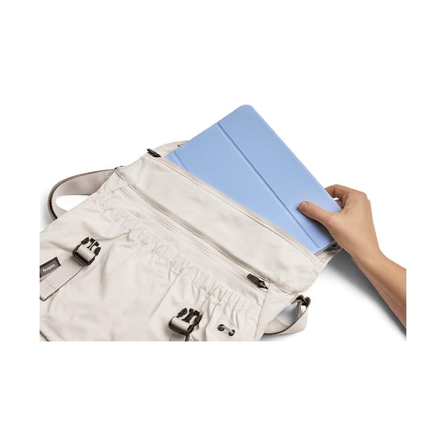 Bellroy Cinch Messenger Oat Oat