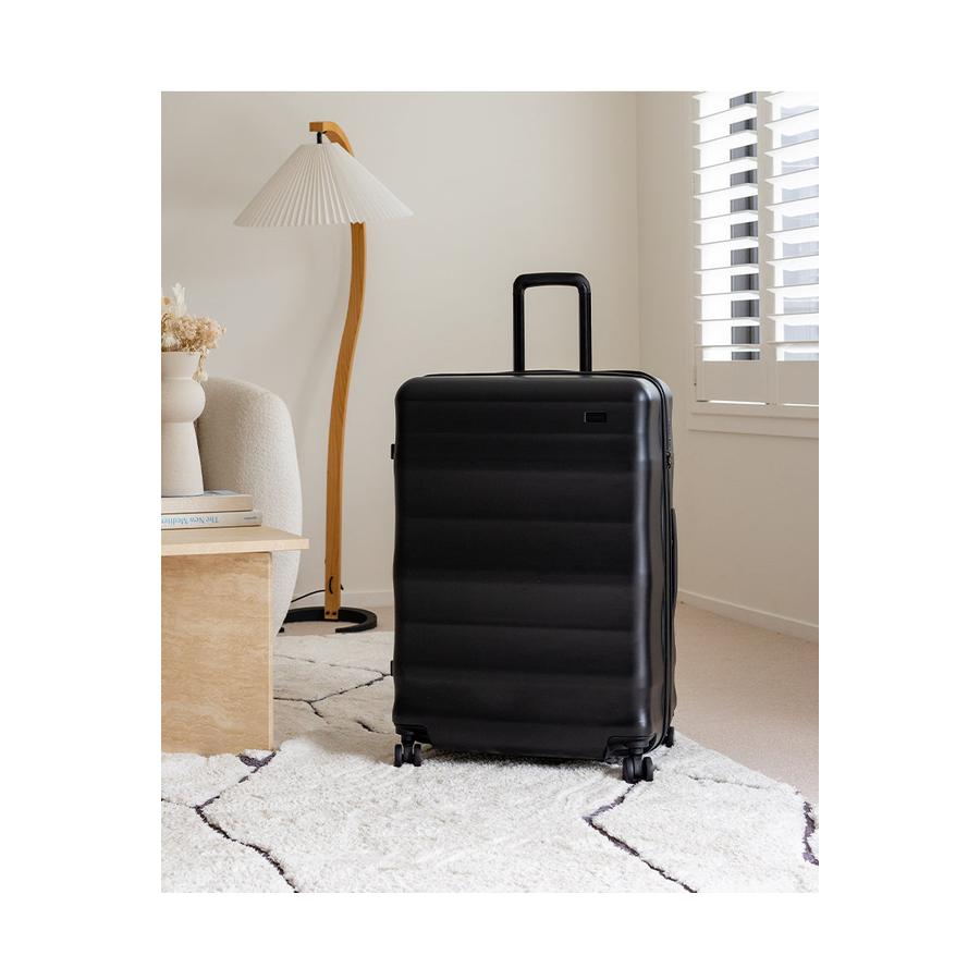 Explorer Luna-Air 74cm Hardside Checked Suitcase Black Black