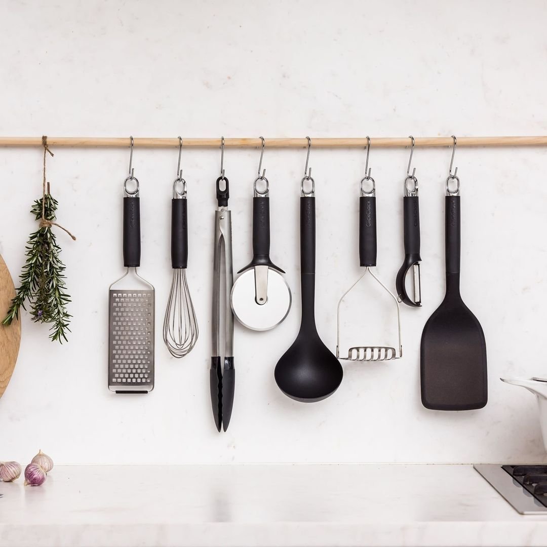 hanging utensils 