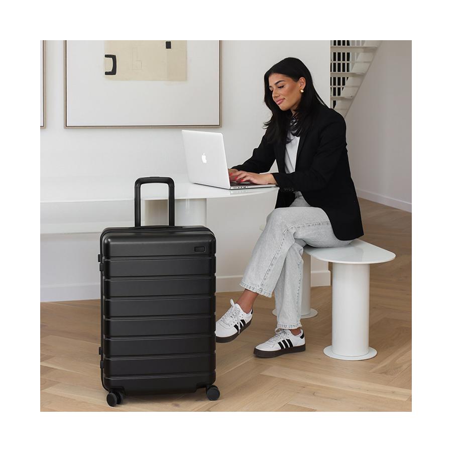 Arlo Pro Front Access Carry-On & Medium Set Black