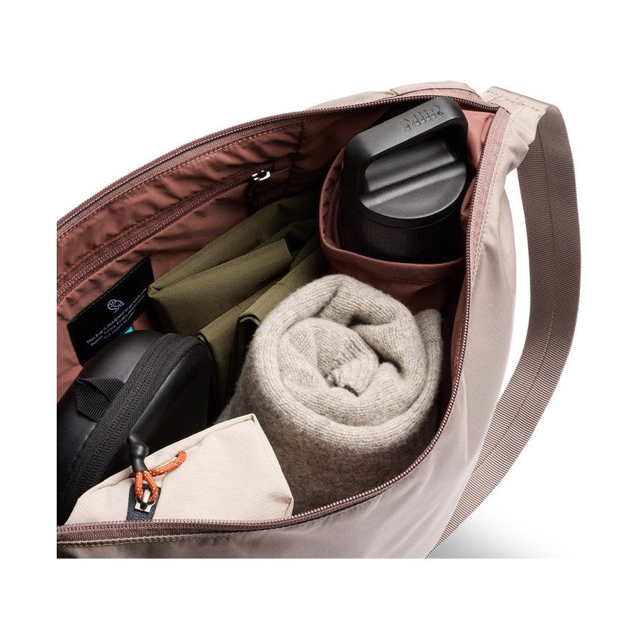 Bellroy Laneway Crescent Bag 12L Fawn Fawn