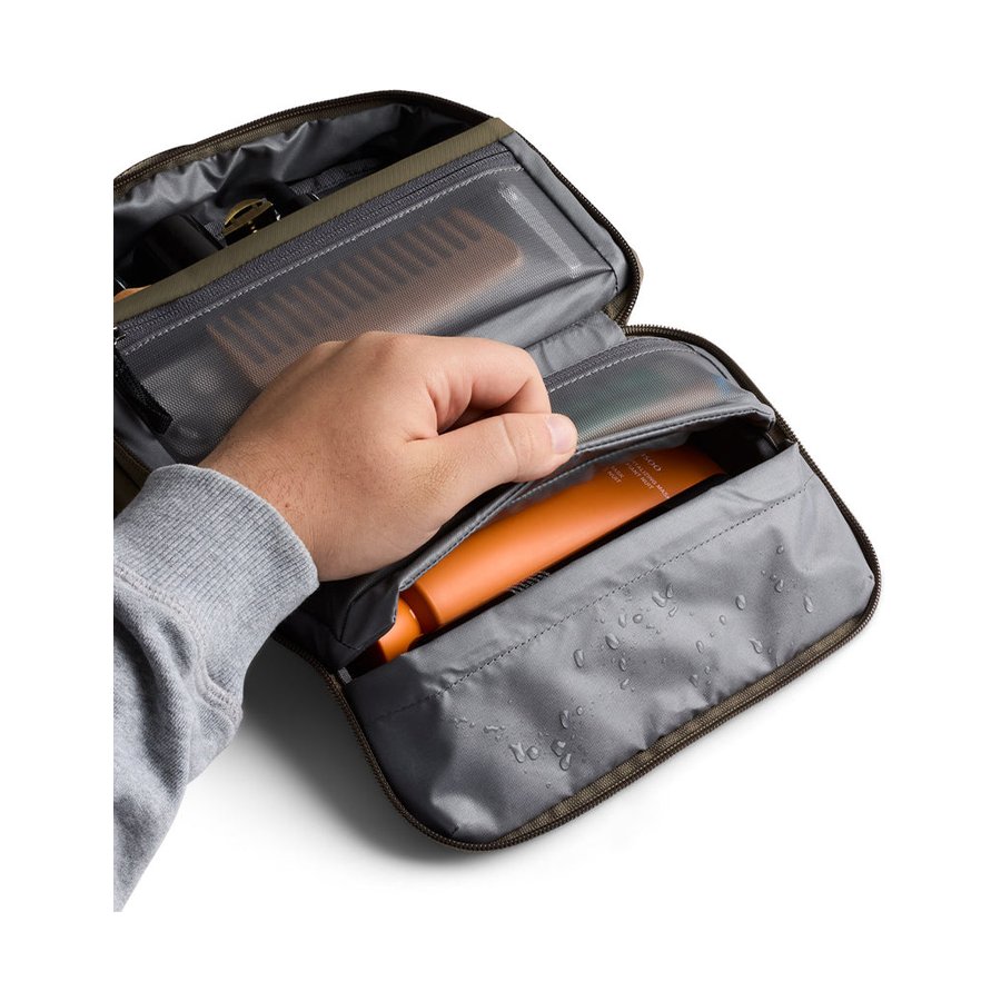 Bellroy Hanging Toiletry Kit Sea Kelp Sea Kelp