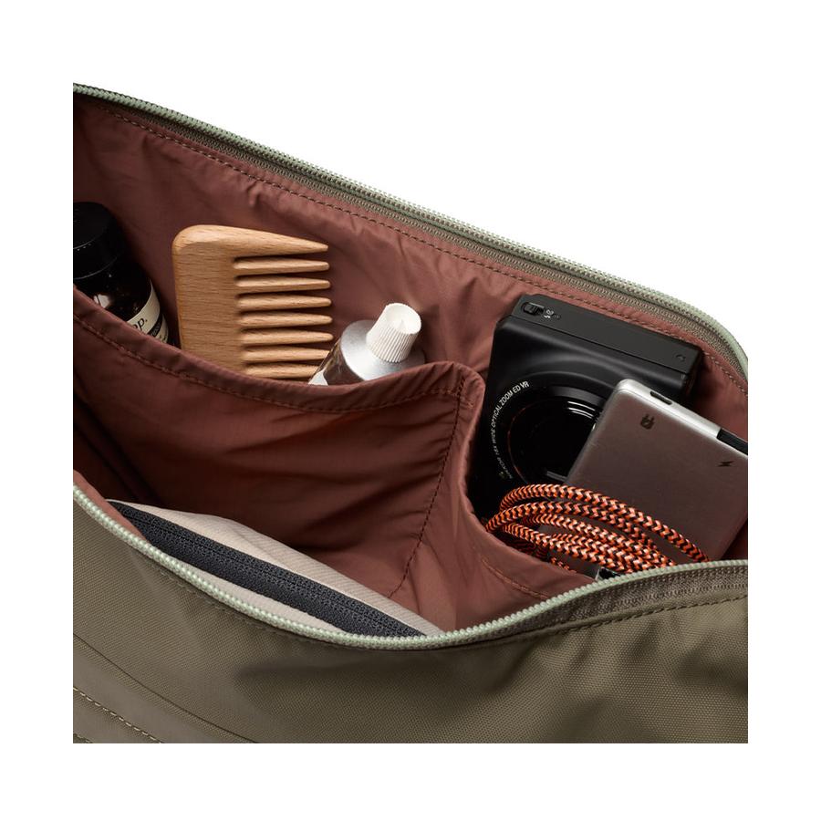 Bellroy Laneway Crescent Bag 7L Sea Kelp Sea Kelp