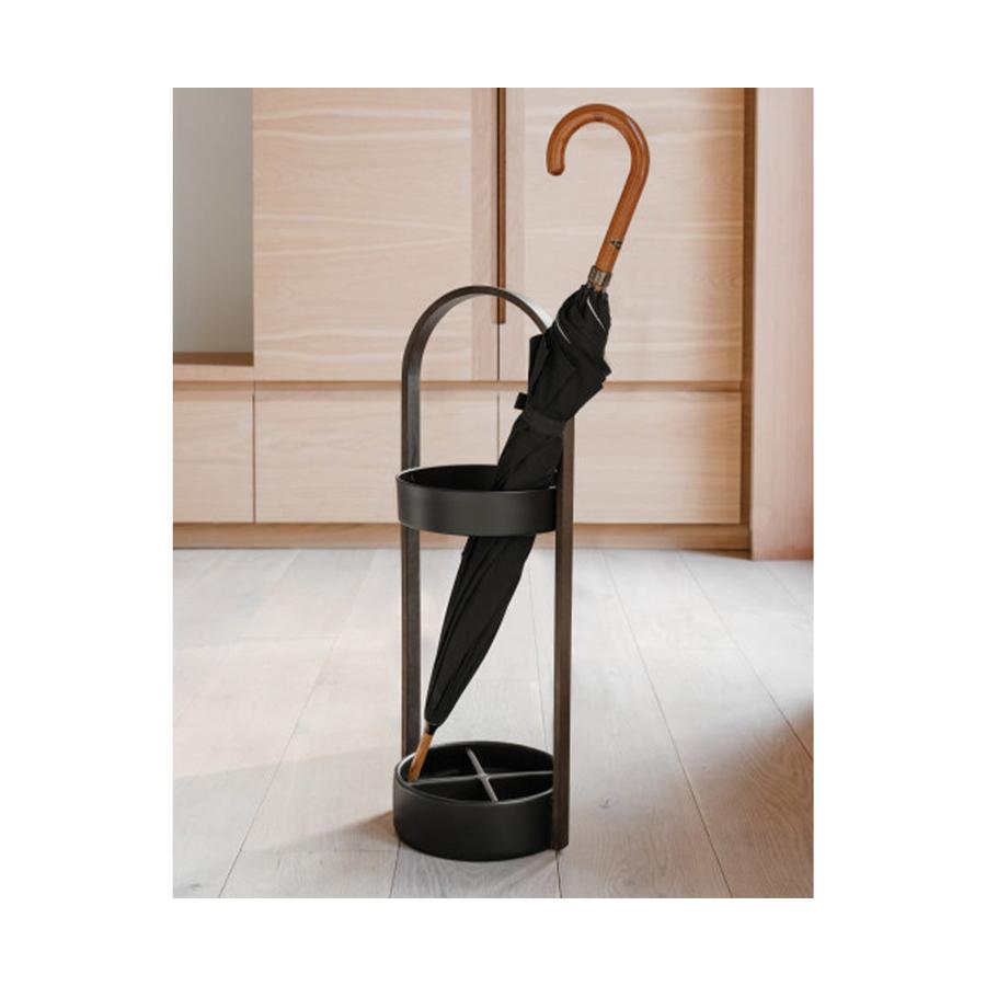 Umbra Hub Umbrella Stand Black/Walnut Black/Walnut