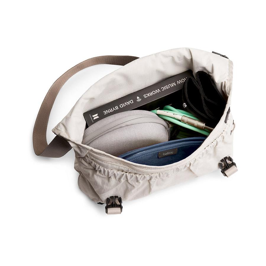 Bellroy Cinch Messenger Oat Oat