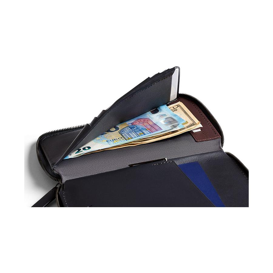 Bellroy Travel Folio Second Edition Deep Plum Deep Plum