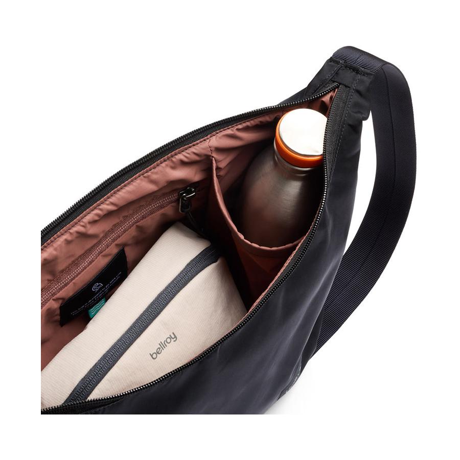 Bellroy Laneway Crescent Bag 7L Ink Ink