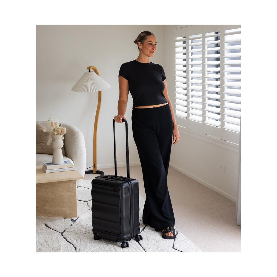 Luna-Air Front Access Carry-On Black