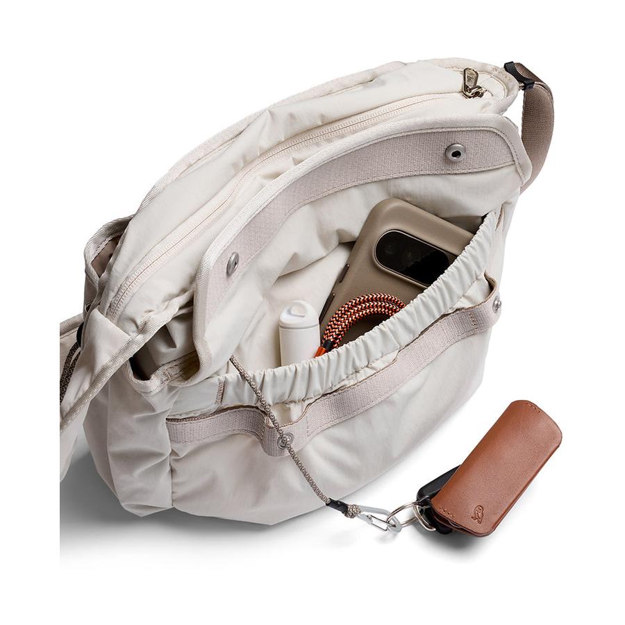 Bellroy Cinch Sling Oat Oat