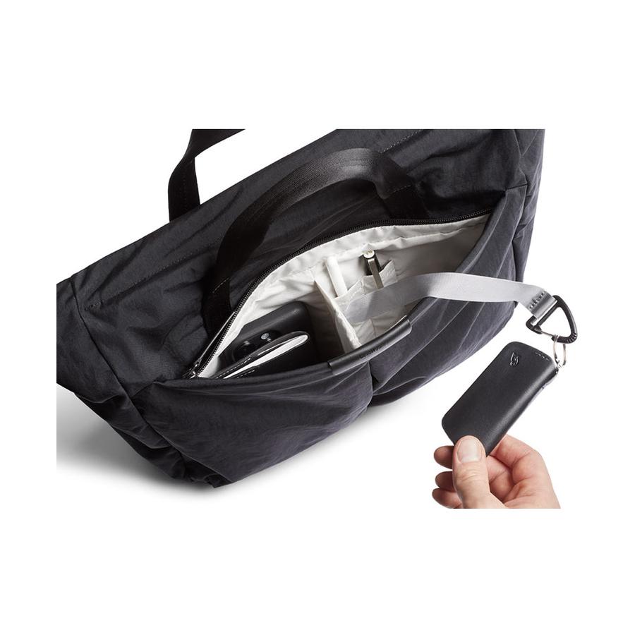 Bellroy Tokyo Messenger Bag 16" Raven Raven