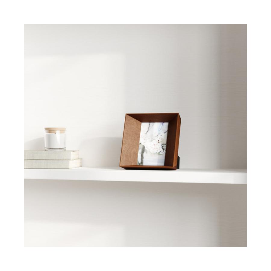 Umbra Lookout Picture Frame (10cm x 15cm) Light Walnut Light Walnut