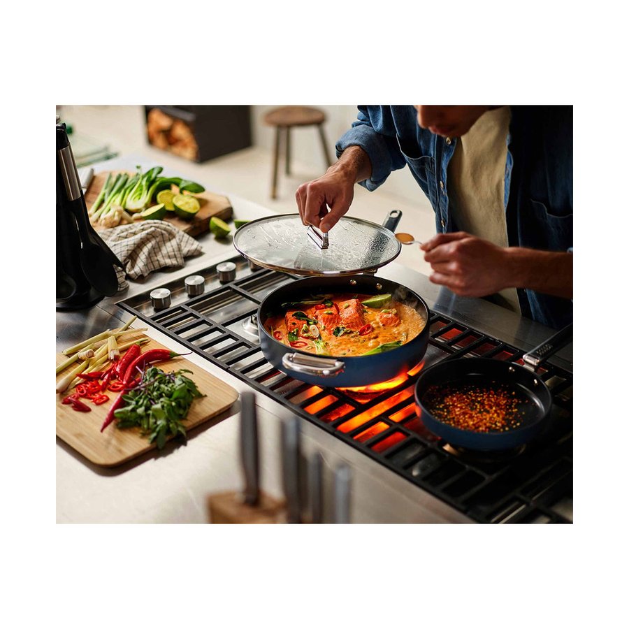 Joseph Joseph Space 28cm Non-Stick Saute Pan & Lid Midnight Blue Midnight Blue