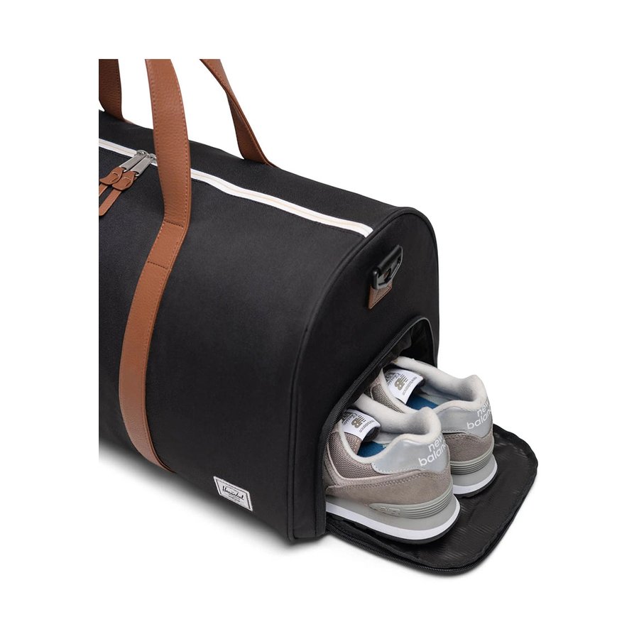 Herschel Novel 43L Duffle Black Black