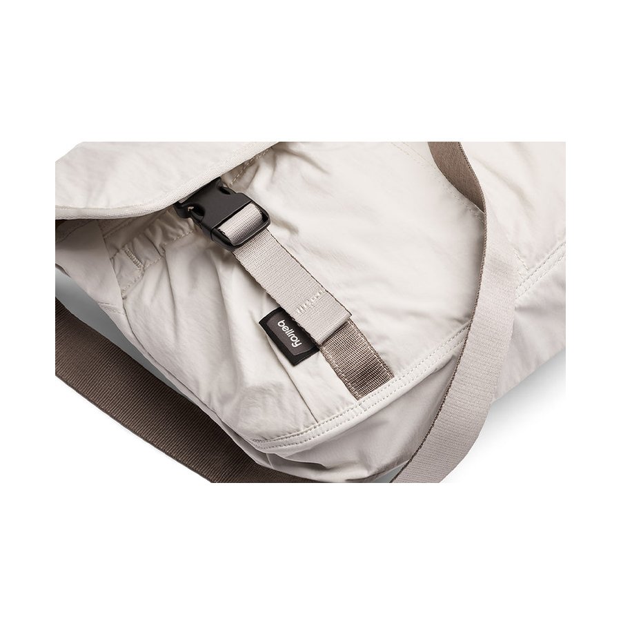 Bellroy Cinch Messenger Oat Oat