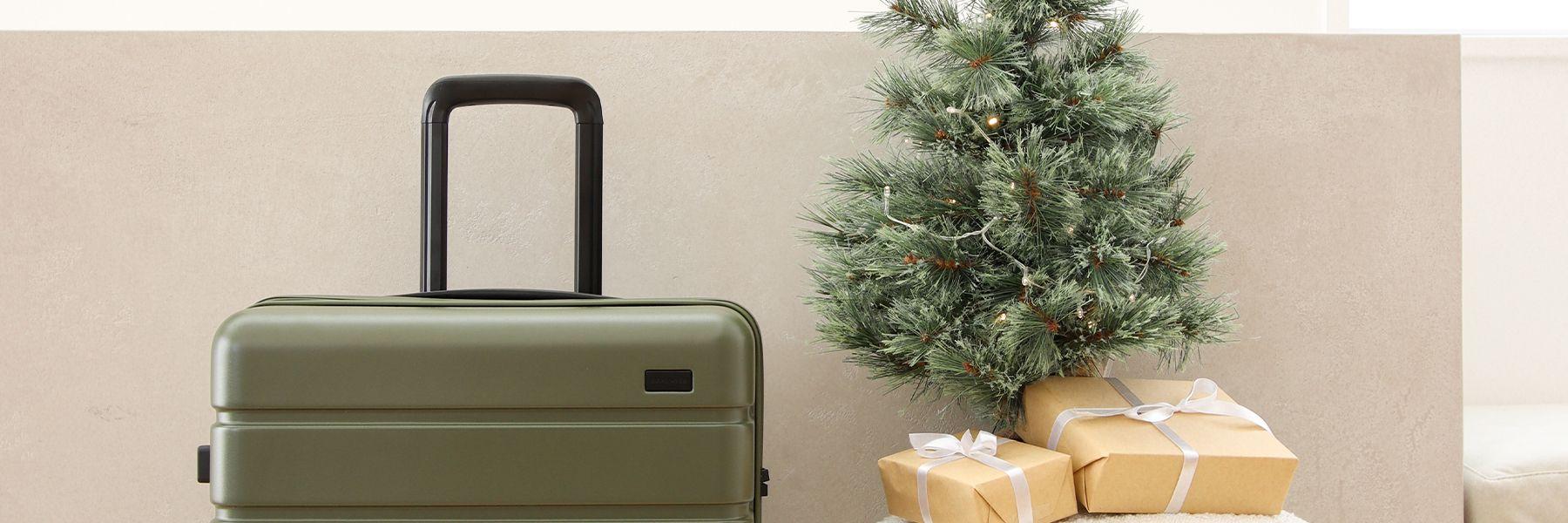 Christmas Gift Guide for Travel Lovers 2023
