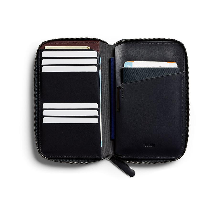 Bellroy Travel Folio Second Edition Deep Plum Deep Plum