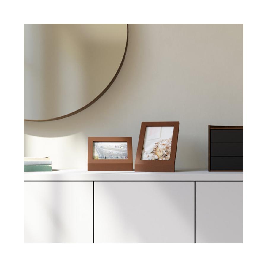 Umbra Podium Picture Frame (13cm x 18cm) Light Walnut Light Walnut