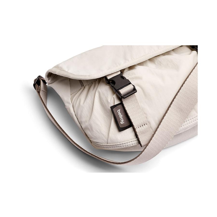Bellroy Cinch Mini Messenger Oat Oat
