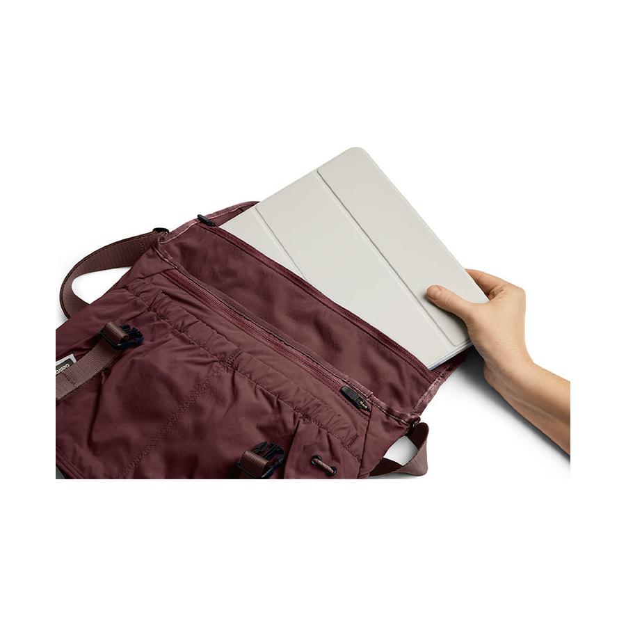 Bellroy Cinch Messenger Burgundy Burgundy