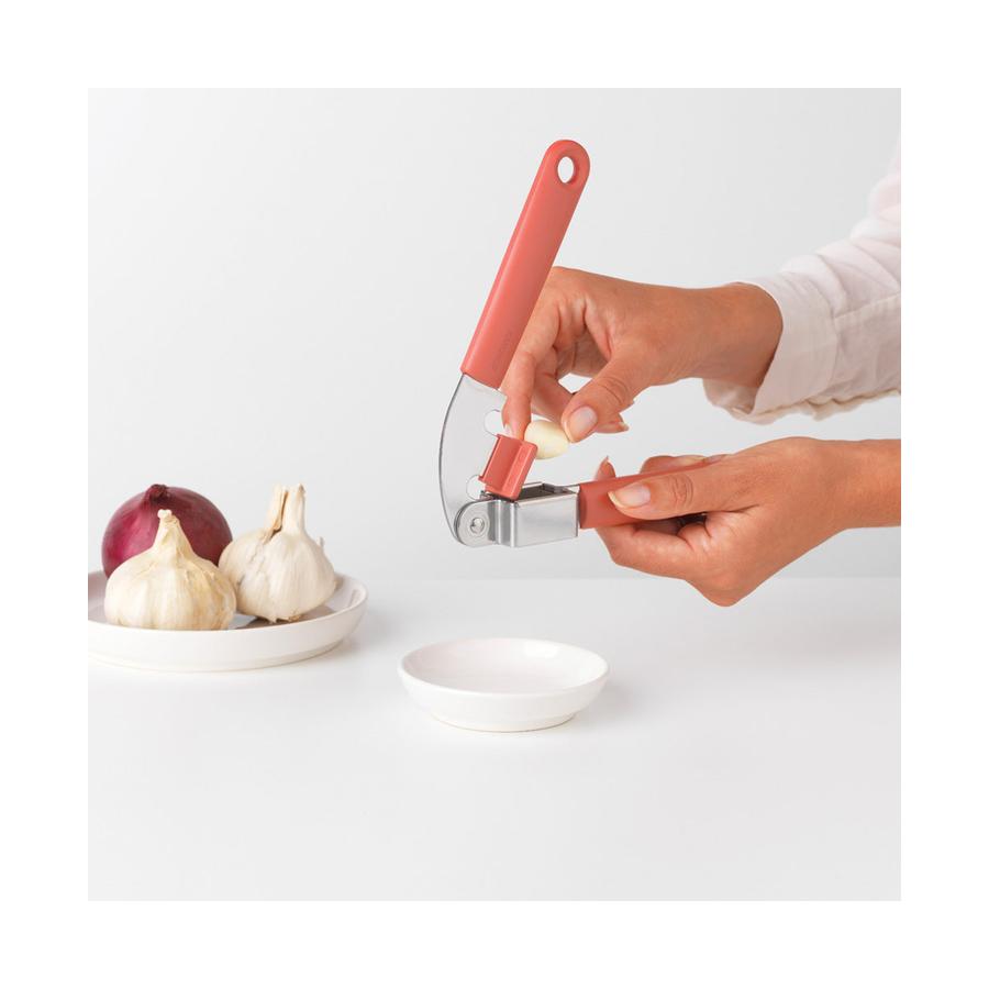 Brabantia Tasty+ Garlic Press Terracotta Pink Terracotta Pink