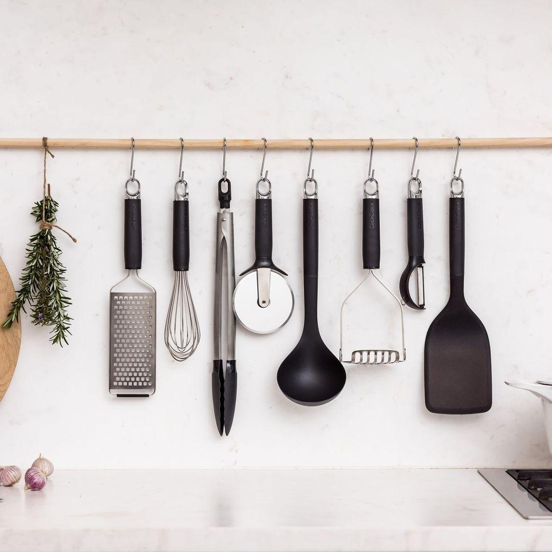 hanging utensils 