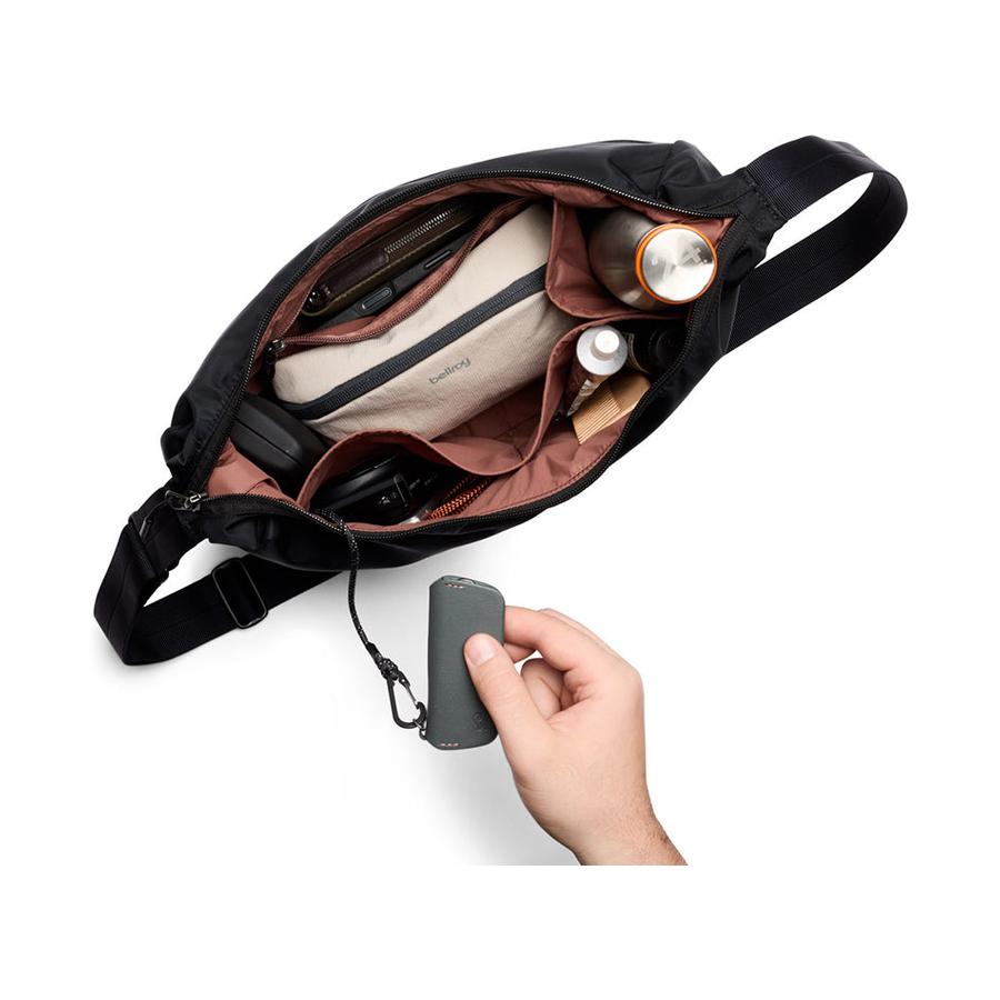 Bellroy Laneway Crescent Bag 7L Ink Ink