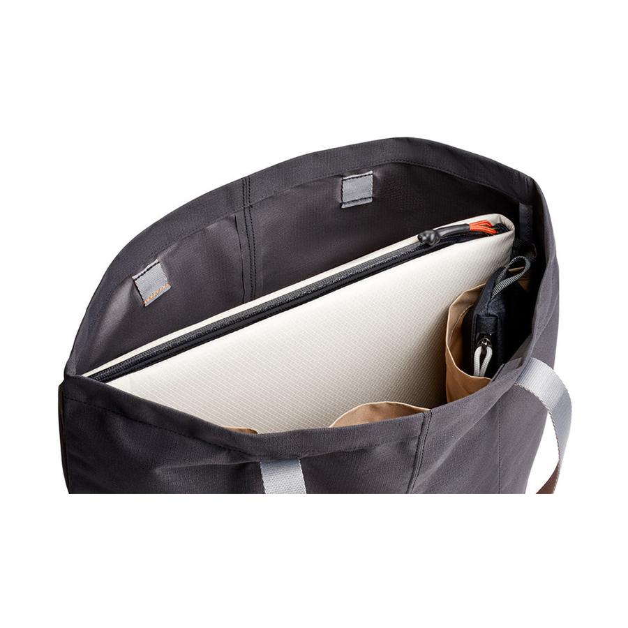 Bellroy Lite 16" Laptop Sleeve Chalk Chalk