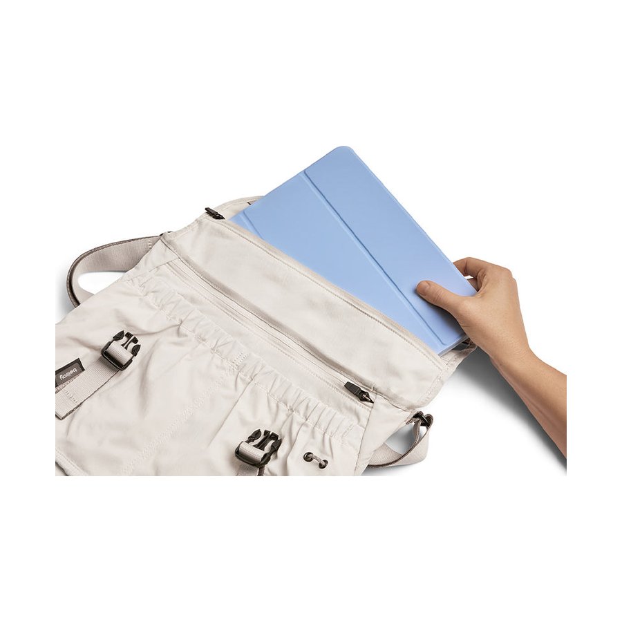 Bellroy Cinch Messenger Oat Oat