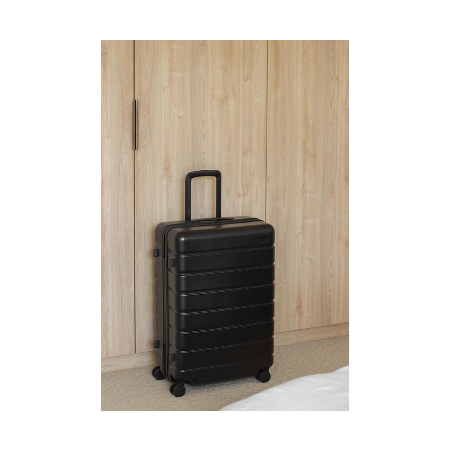 Arlo Pro Medium Checked Black