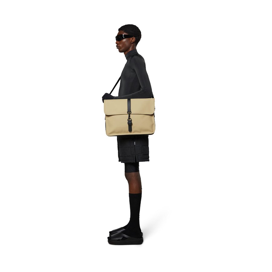 Rains Messenger Bag Sand Sand