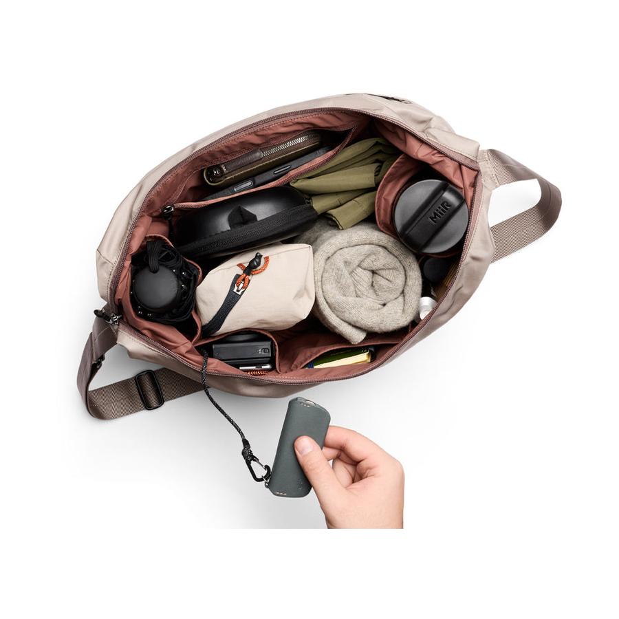 Bellroy Laneway Crescent Bag 12L Fawn Fawn