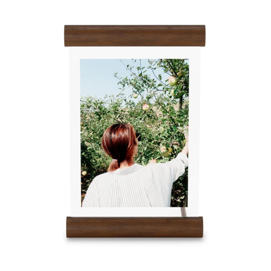 Umbra Scroll Picture Frame (13 x 18cm) Light Walnut Light Walnut