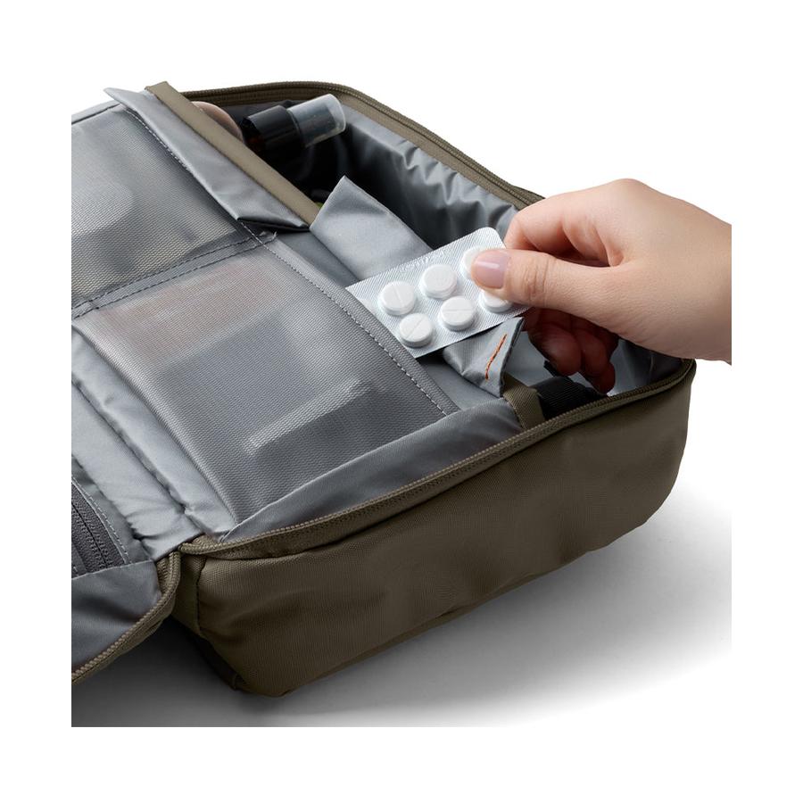 Bellroy Hanging Toiletry Kit Plus Sea Kelp Sea Kelp