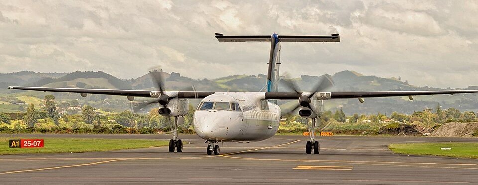 Air New Zealand Bombardier Q300 - Photo: John Smith / Wikimedia Commons