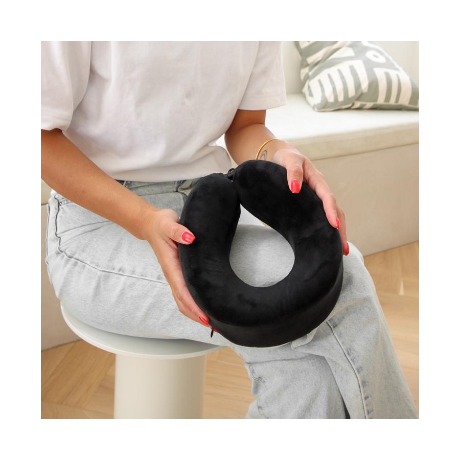 Explorer Memory Foam Neck Pillow Black Black