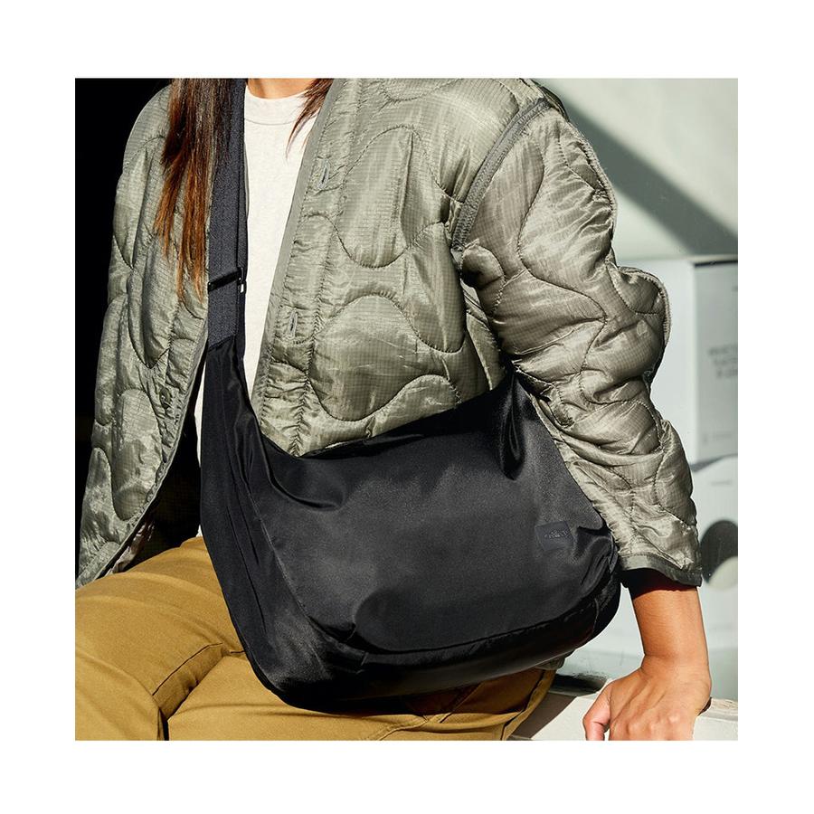 Bellroy Laneway Crescent Bag 12L Ink Ink