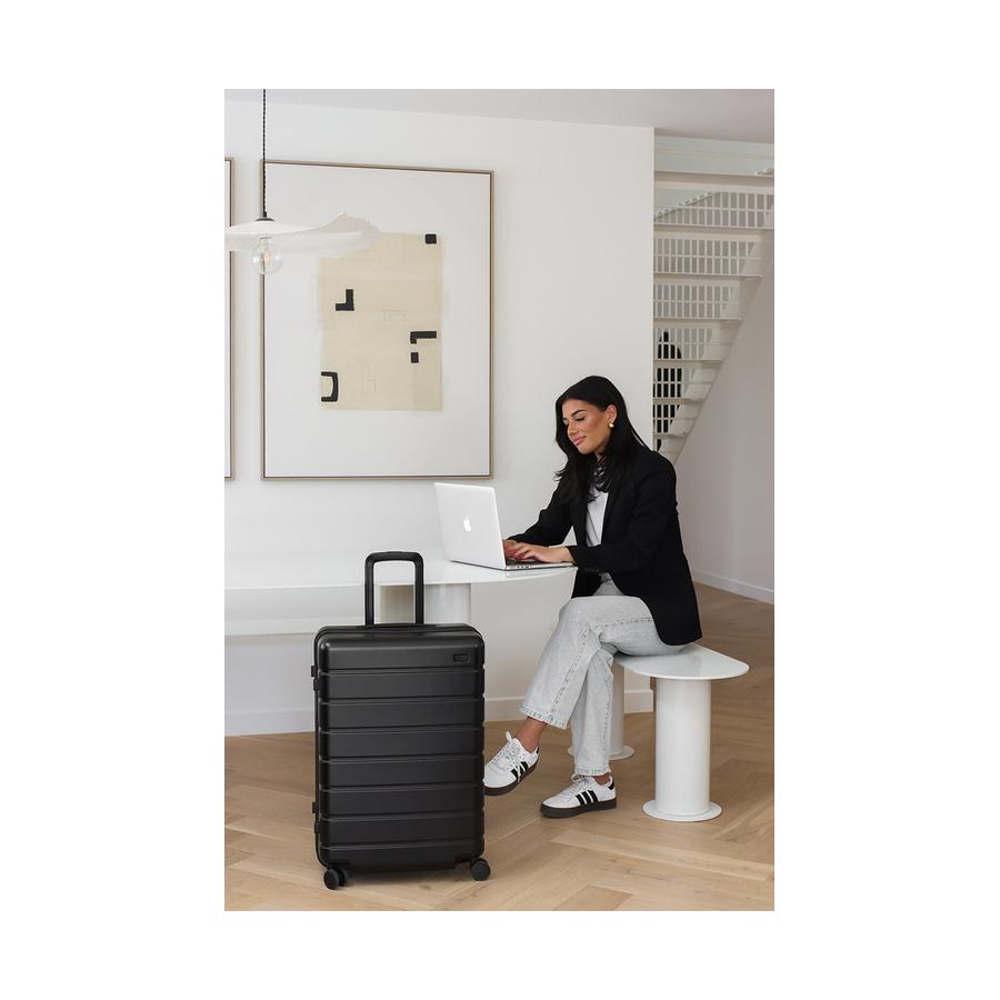 Arlo Pro Medium Checked Black