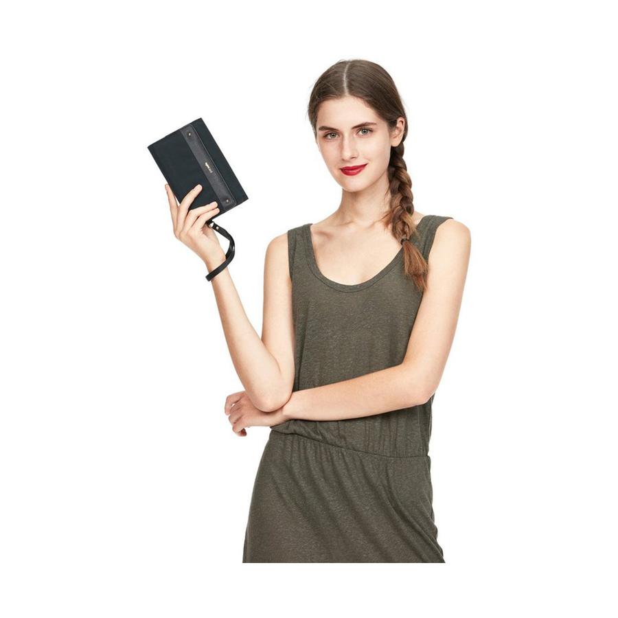 Pacsafe RFIDsafe RFID Blocking Clutch Wallet Black Black