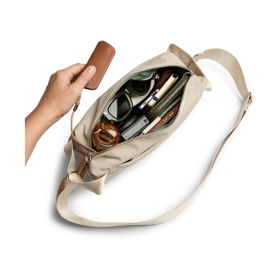 Bellroy Classic Sling 5L Tahini Tahini