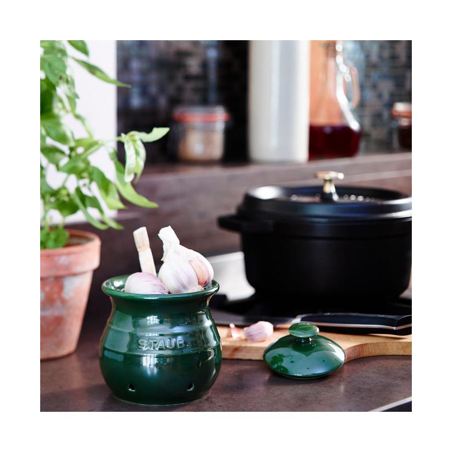 Staub 26cm (5.2L) Round Cocotte Black Black