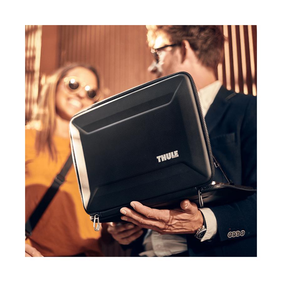 Thule Gauntlet 4.0 Macbook Pro 14" Laptop Sleeve Black Black
