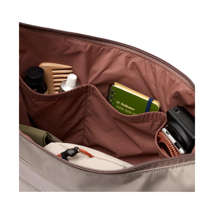 Bellroy Laneway Crescent Bag 12L Fawn Fawn