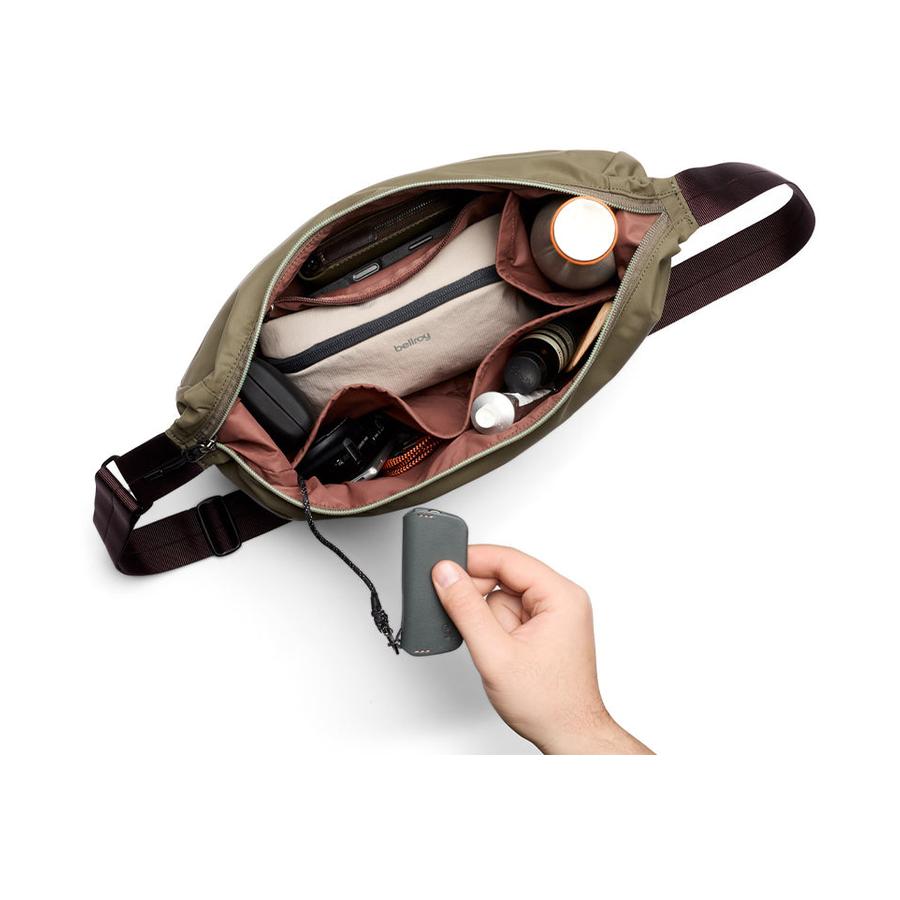 Bellroy Laneway Crescent Bag 7L Sea Kelp Sea Kelp