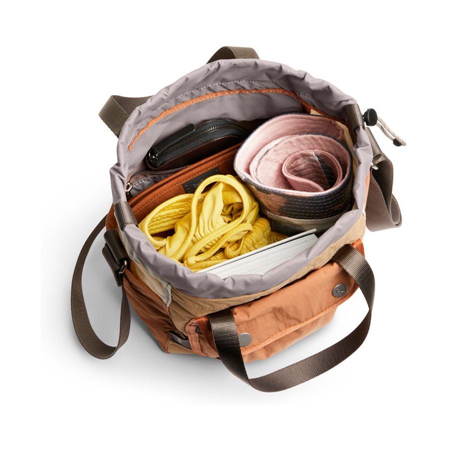 Bellroy Cinch Bucket Bag Sand Dune Sand Dune