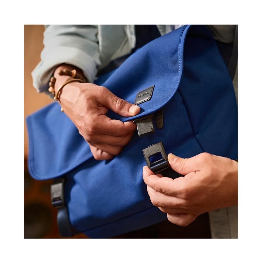 Bellroy Classic Messenger Indigo Indigo