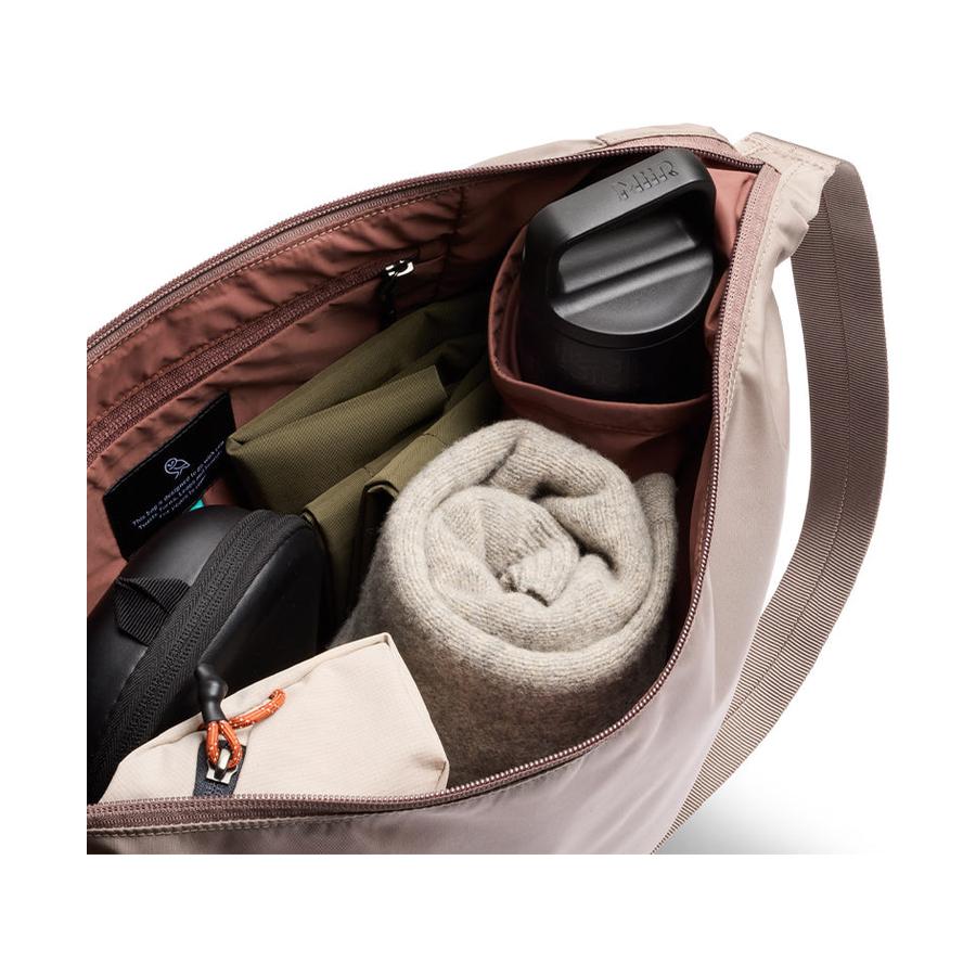 Bellroy Laneway Crescent Bag 12L Fawn Fawn