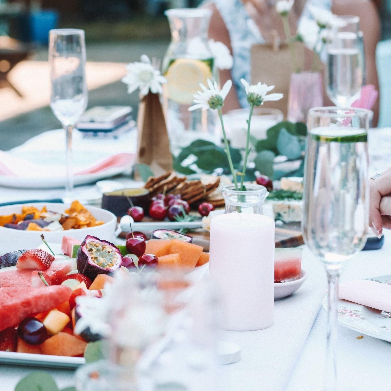 Strahl wineglasses on a alfresco party table 
