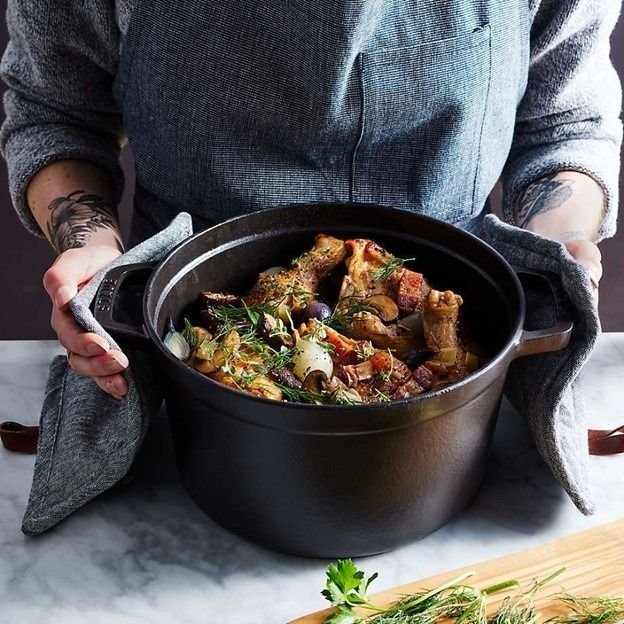 2. Staub 24cm (3.8L) Round Cocotte 