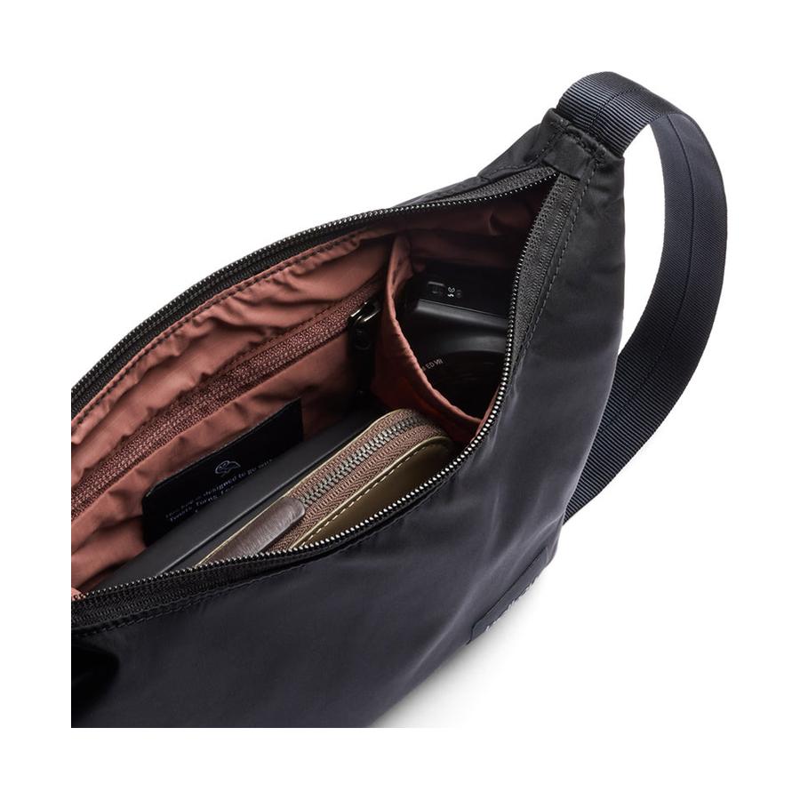 Bellroy Laneway Crescent Bag 2.5L Ink Ink