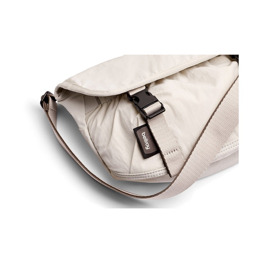 Bellroy Cinch Mini Messenger Oat Oat